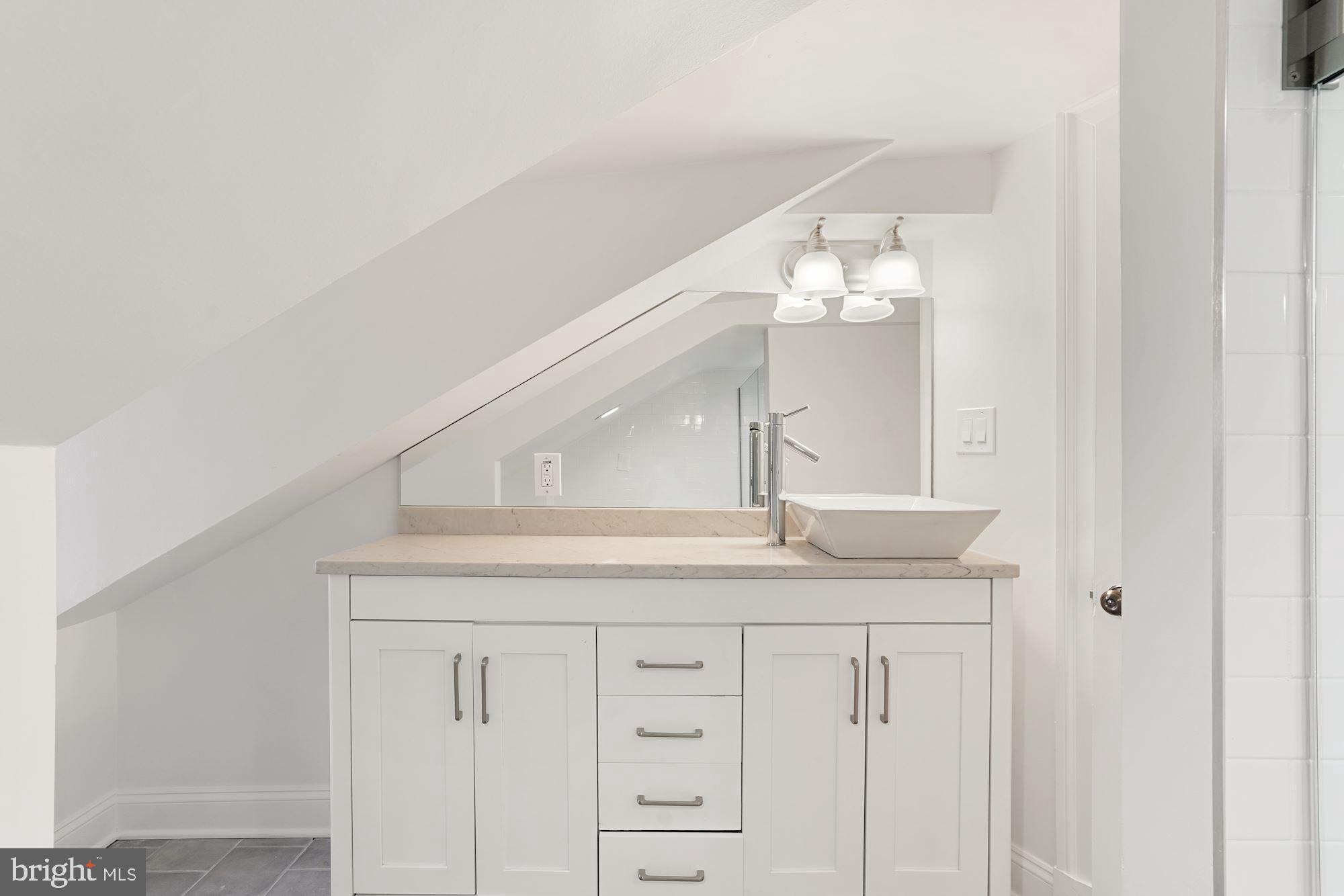 1675 Wisconsin Avenue Northwest Washington, DC 20007 - Photo 35 of 36 Bathroom #2