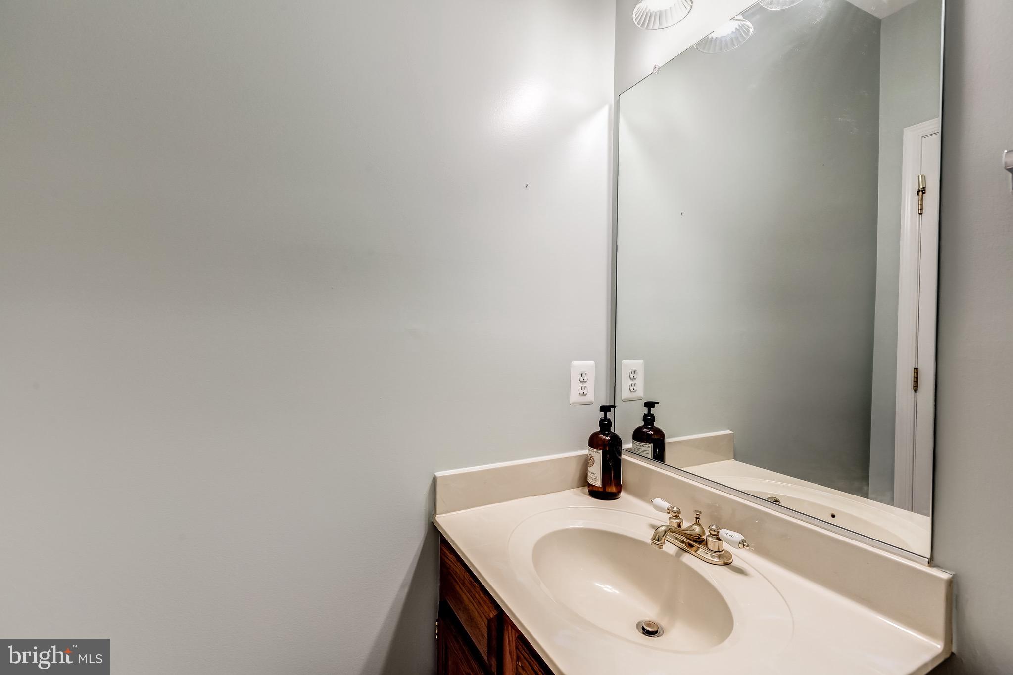 14004 Winding Ridge Lane Centreville, VA 20121 - Photo 18 of 37