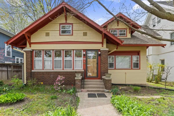 $460,000 | 212 Marquette Avenue, South Bend, IN 46617