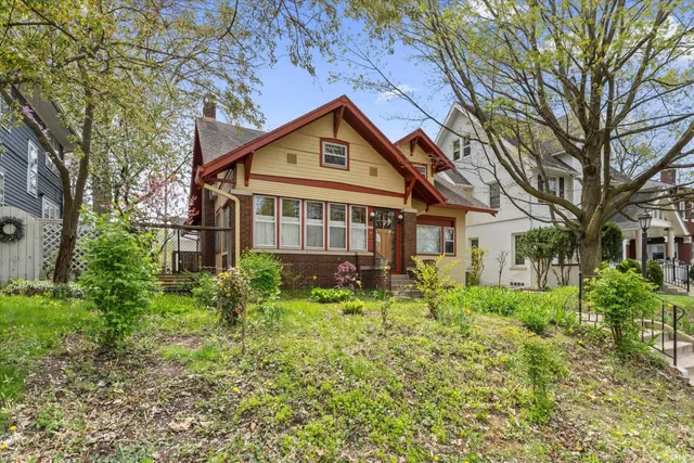 $460,000 | 212 Marquette Avenue, South Bend, IN 46617