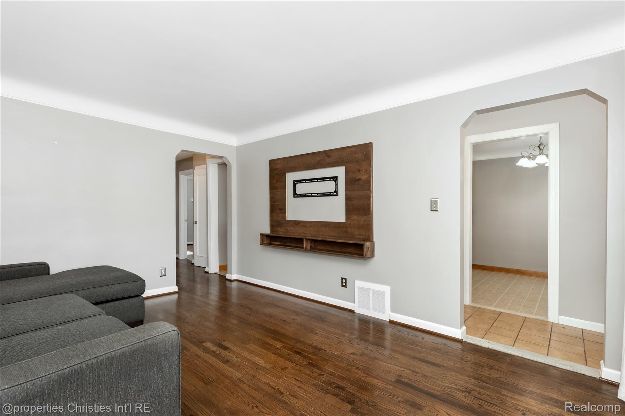 114 East Webster Road Royal Oak, MI 48073 - Photo 6 of 41 Webster-5.jpg