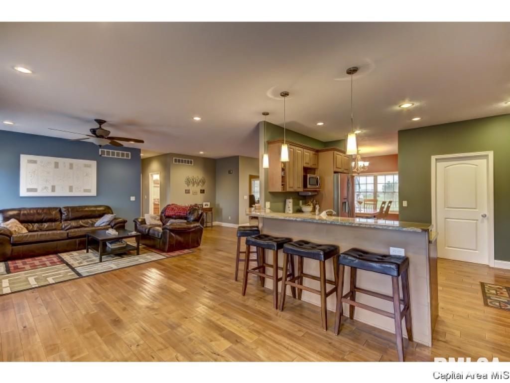 291 Bourbon Street Springfield, IL 62707 - Photo 12 of 36 Gallery Image 12