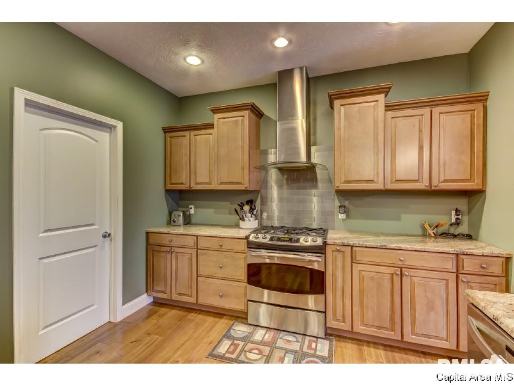 291 Bourbon Street Springfield, IL 62707 - Photo 18 of 36 Gallery Image 18