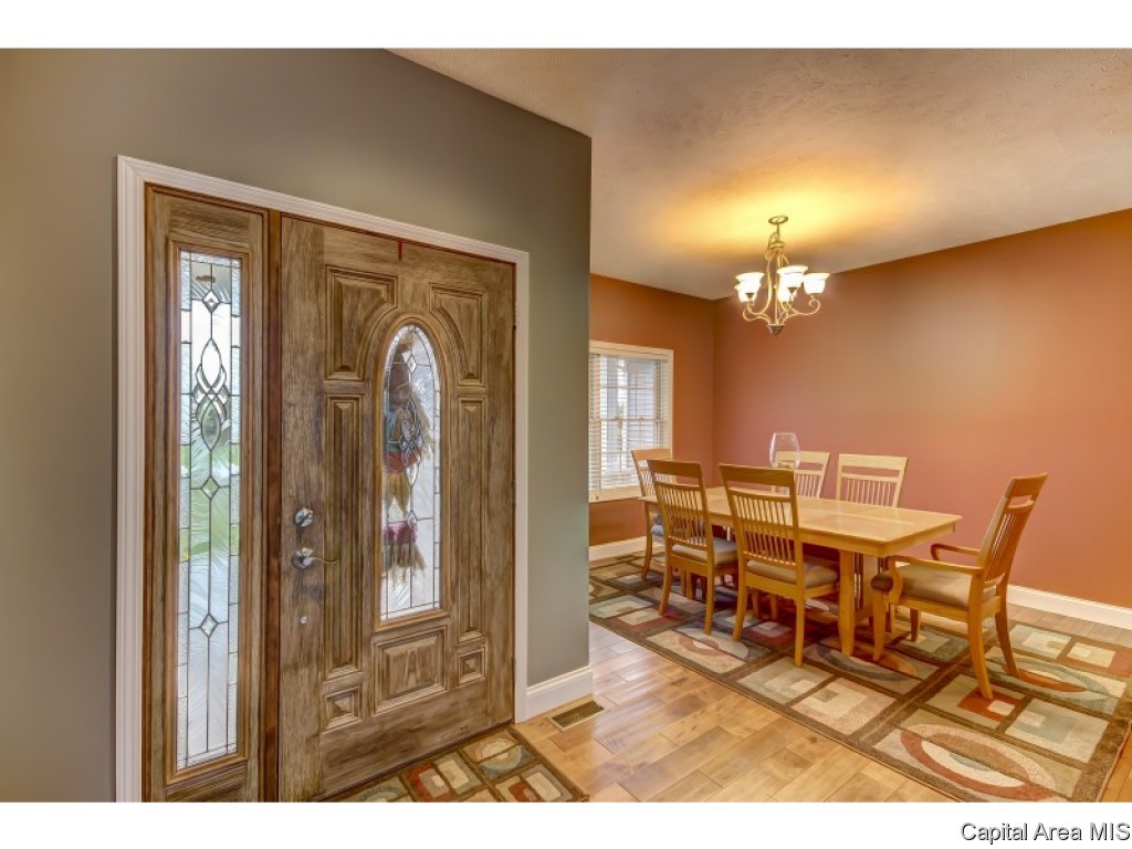 291 Bourbon Street Springfield, IL 62707 - Photo 6 of 36 Gallery Image 6