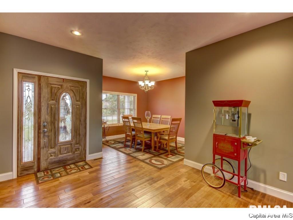 291 Bourbon Street Springfield, IL 62707 - Photo 7 of 36 Gallery Image 7