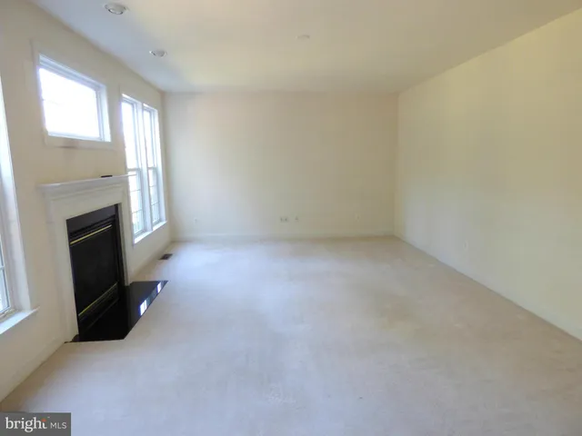 $3,900 | 42140 Black Hills Place, Aldie, VA 20105