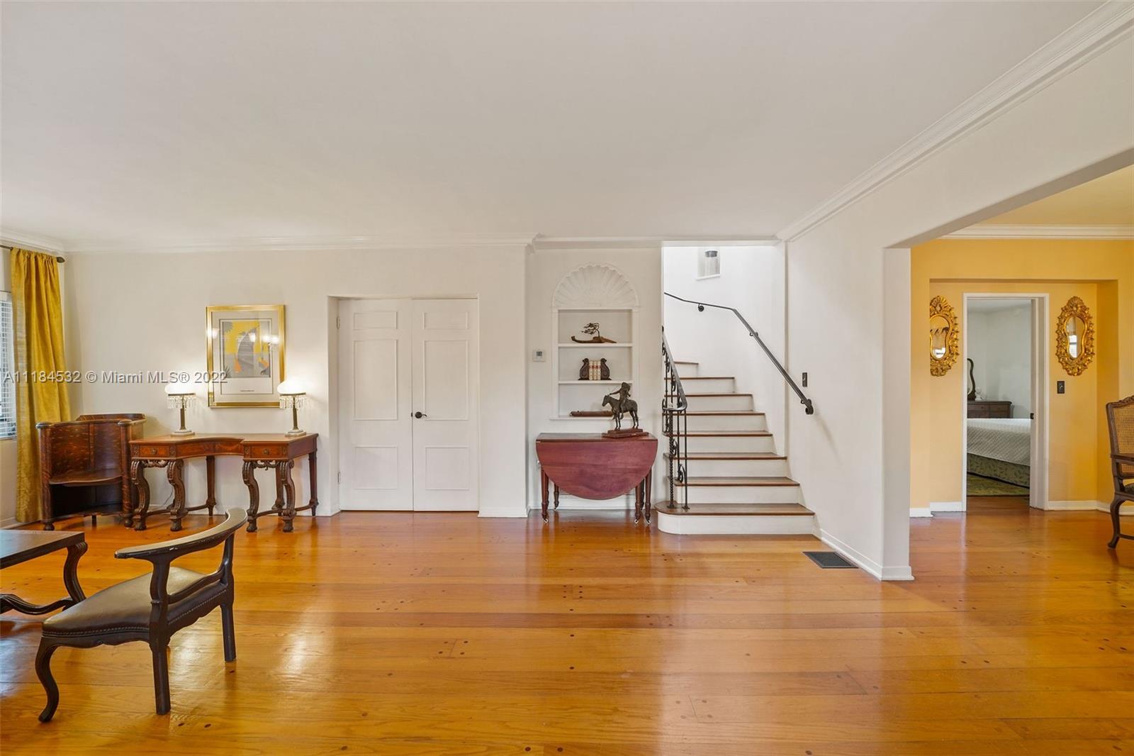 5842 Alton Road Miami Beach, FL 33140 - Photo 4 of 36