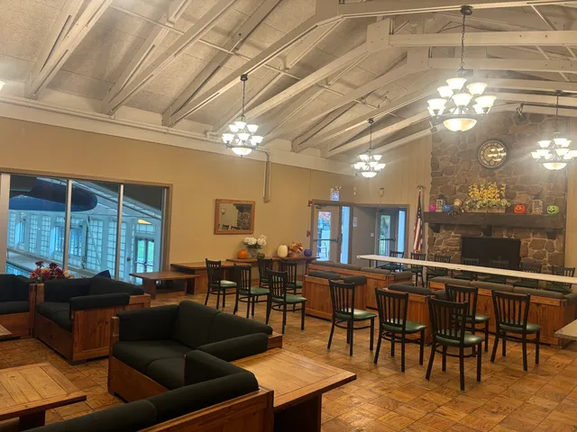 $349,000 | 224 Oakwood Lane, Bloomingdale, IL 60108