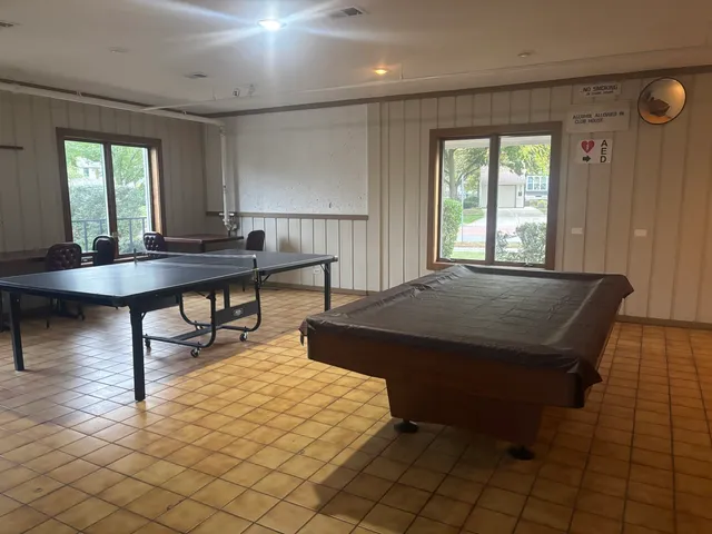 $349,000 | 224 Oakwood Lane, Bloomingdale, IL 60108