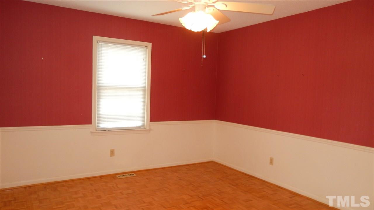 322 East Millbrook Road Raleigh, NC 27609 - Photo 14 of 25