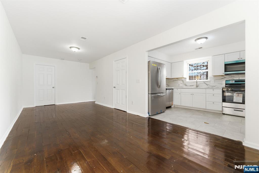 459 South 17th Street Newark, NJ 07103 - Photo 11 of 29