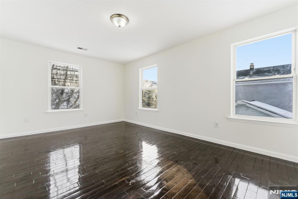 459 South 17th Street Newark, NJ 07103 - Photo 18 of 29