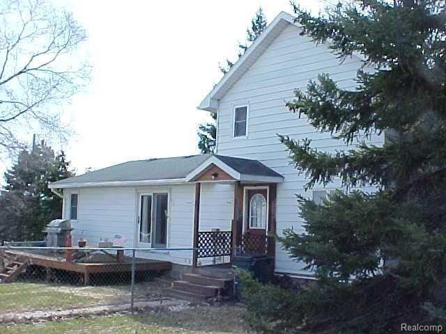 8990 West Sargent Road Fowlerville, MI 48836 - Photo 14 of 20 Sargent rear exterior.jpg