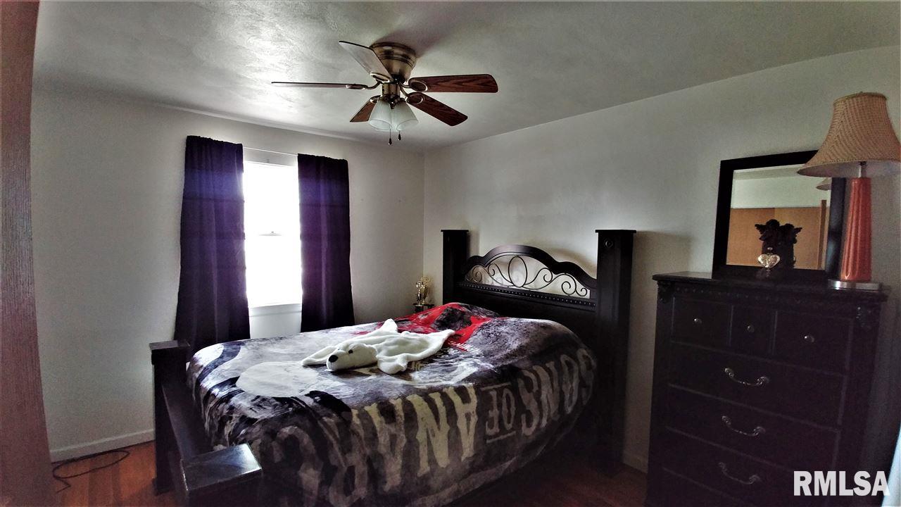2823 West James Road Peoria, IL 61615 - Photo 8 of 32 Gallery Image 8