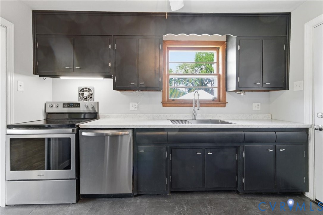 702 Keswick Road Colonial Heights, VA 23834 - Photo 7 of 24