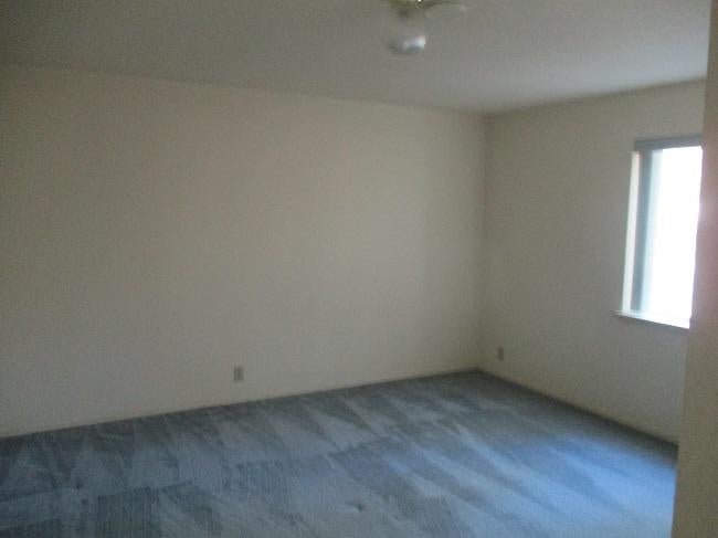 14834 Bluegrass Loop Sisters, OR 97759 - Photo 9 of 16 431-467911 BEDROOM 1
