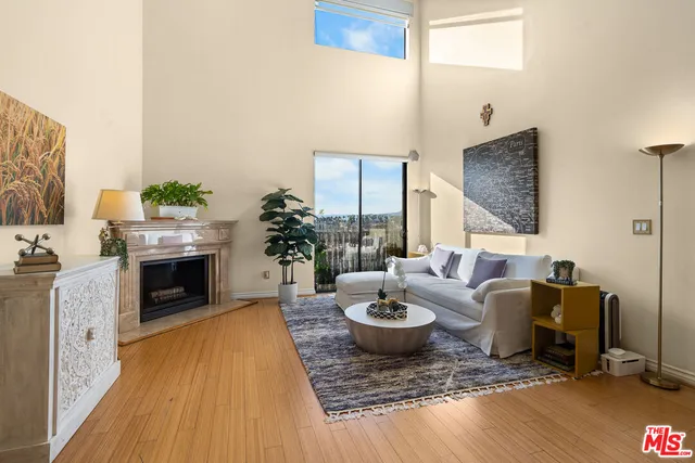 $759,000 | 625 South Berendo Street, Unit 609, Los Angeles, CA 90005