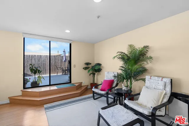 $759,000 | 625 South Berendo Street, Unit 609, Los Angeles, CA 90005