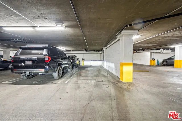 $759,000 | 625 South Berendo Street, Unit 609, Los Angeles, CA 90005