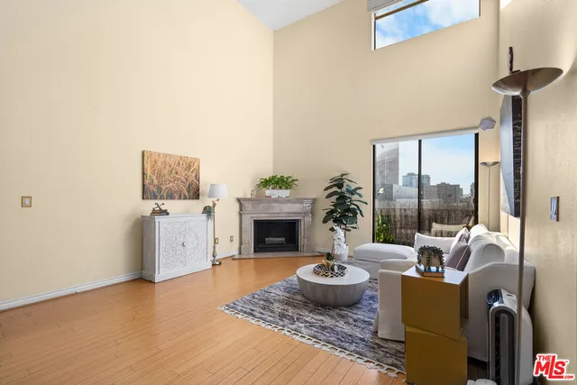 $759,000 | 625 South Berendo Street, Unit 609, Los Angeles, CA 90005