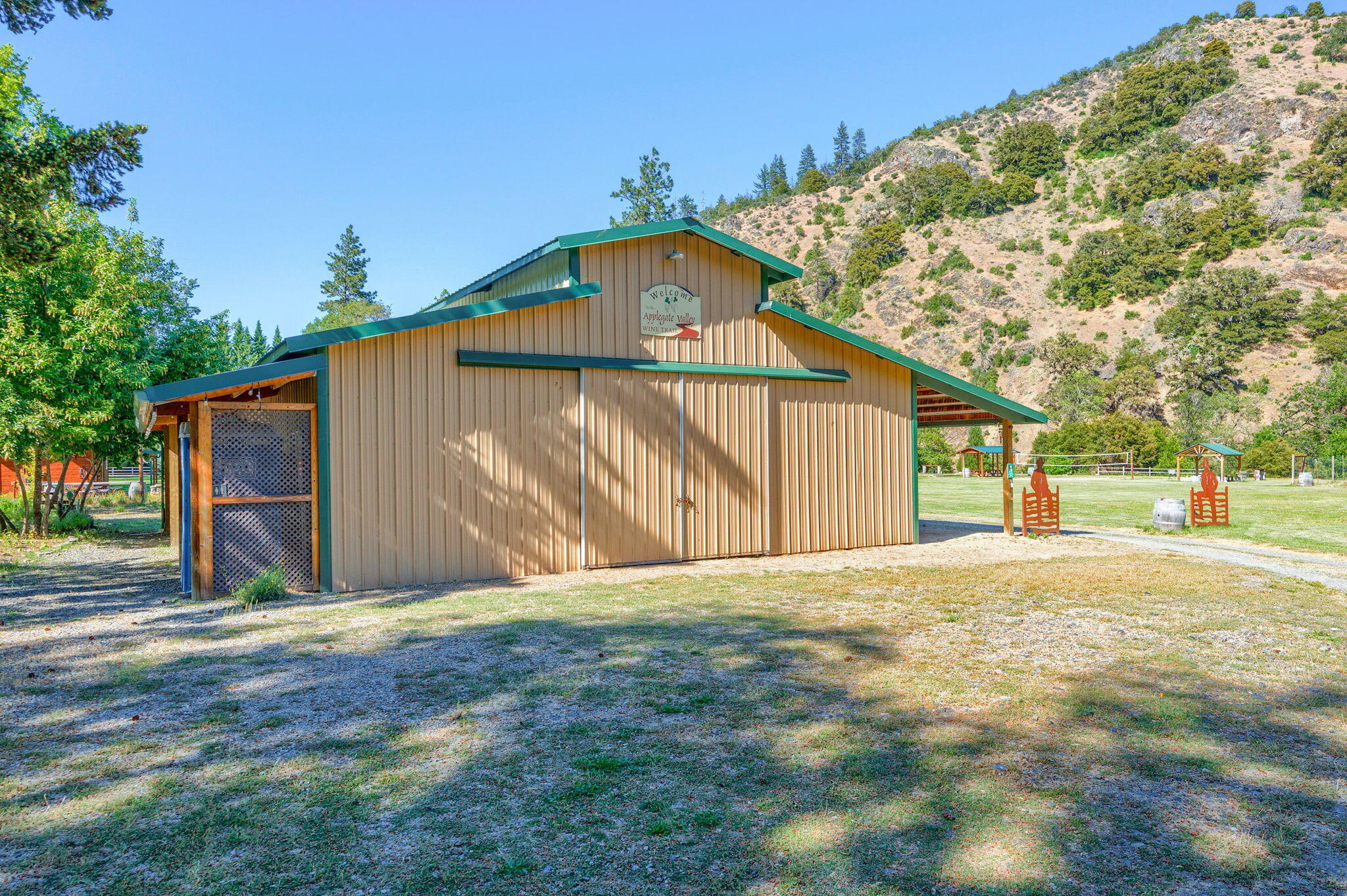 8127 Upper Applegate Road Jacksonville, OR 97530 - Photo 69 of 117 74