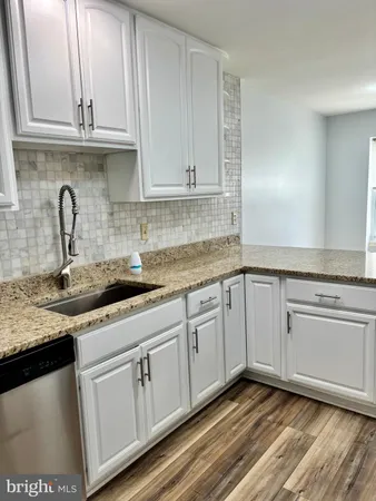 a view of a livingroom with a fireplace