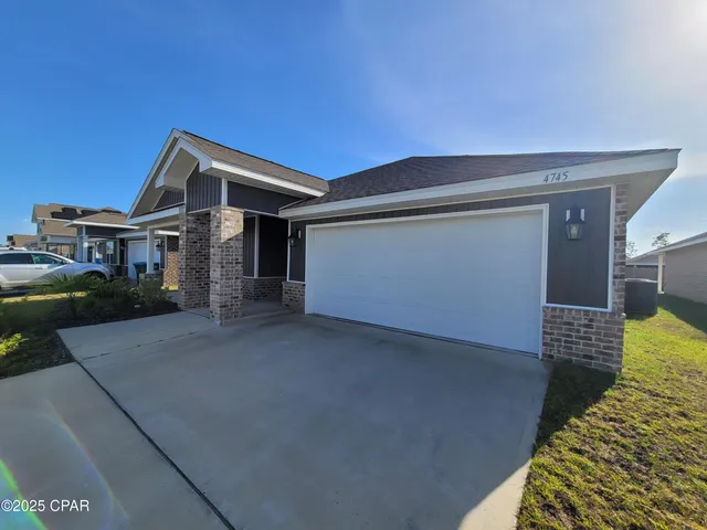 $2,200 | 4745 Firefly Lane, Panama City, FL 32404