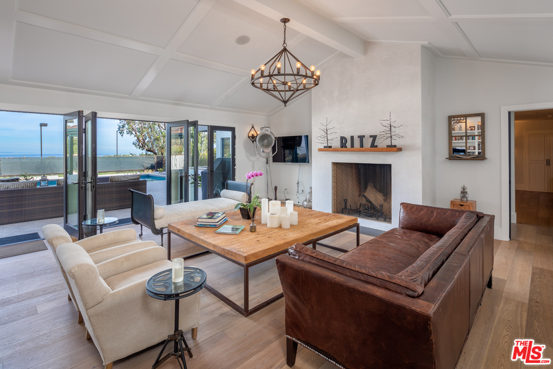 6930 Dume Drive Malibu, CA 90265 - Photo 12 of 48