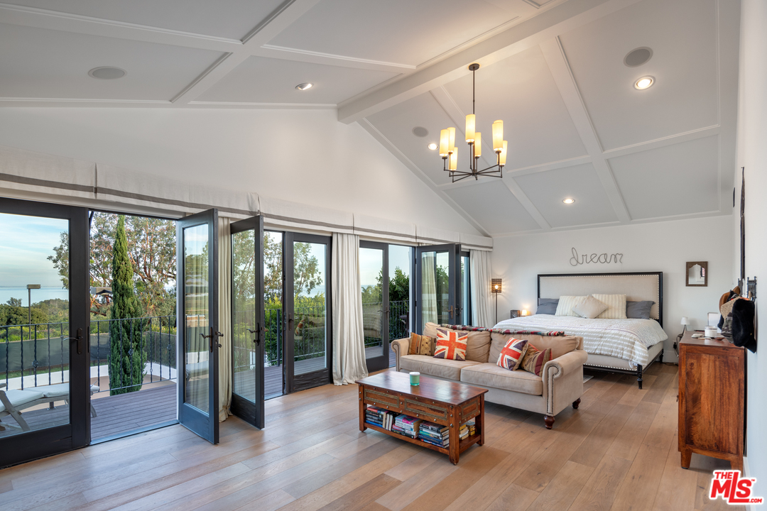 6930 Dume Drive Malibu, CA 90265 - Photo 18 of 48