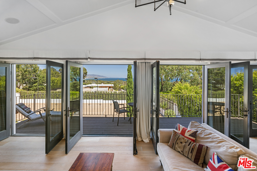 6930 Dume Drive Malibu, CA 90265 - Photo 19 of 48