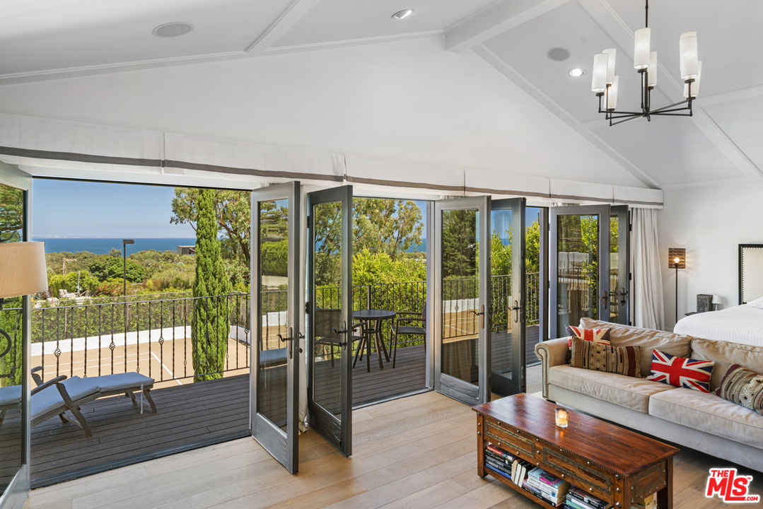 6930 Dume Drive Malibu, CA 90265 - Photo 20 of 48