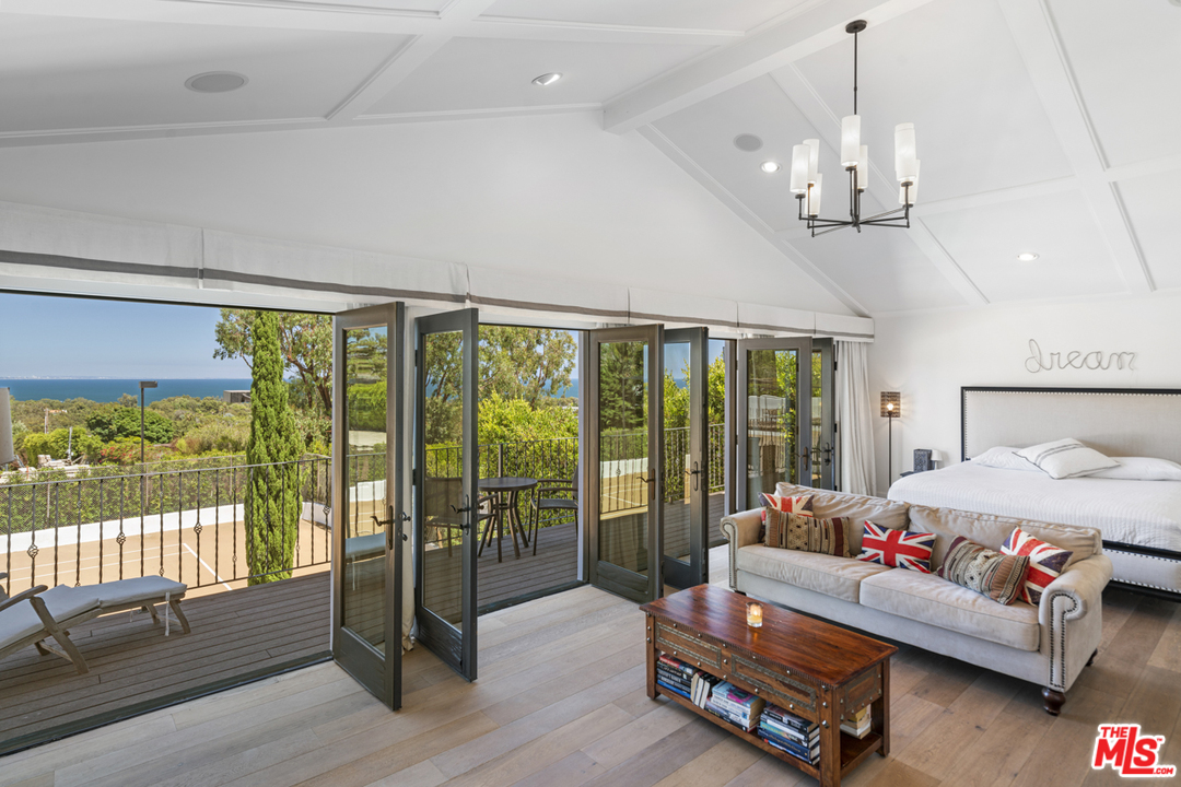 6930 Dume Drive Malibu, CA 90265 - Photo 21 of 48