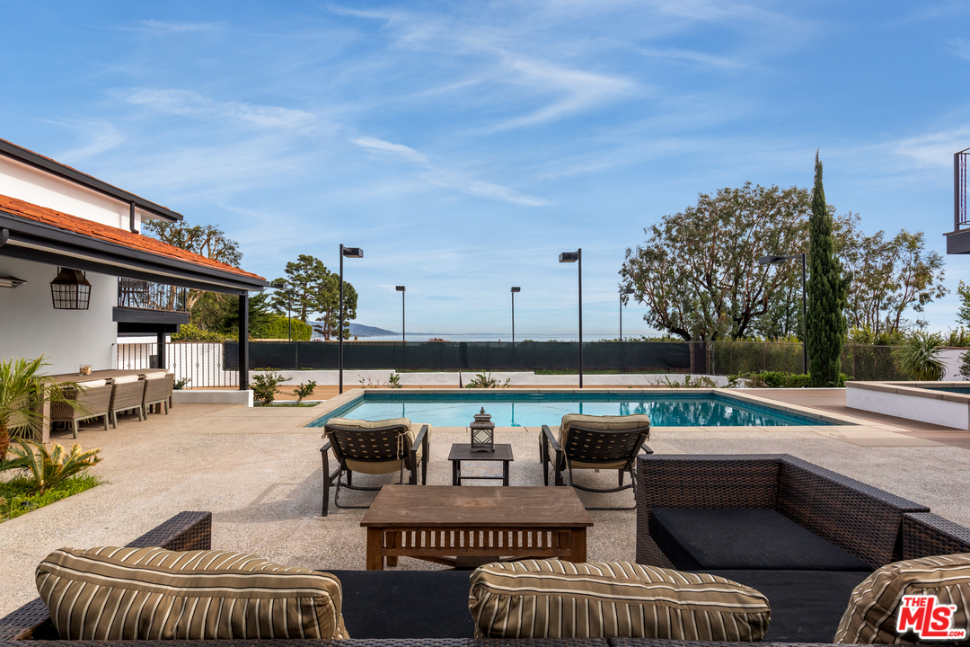 6930 Dume Drive Malibu, CA 90265 - Photo 31 of 48