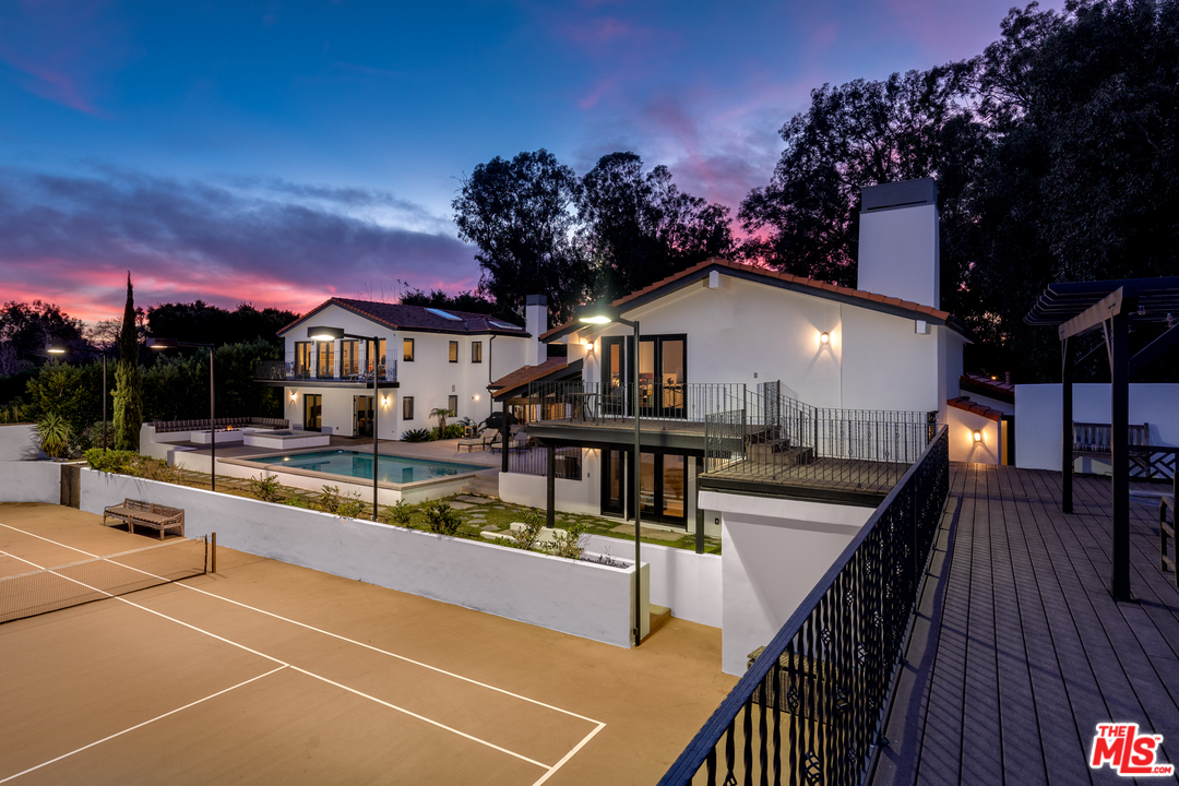 6930 Dume Drive Malibu, CA 90265 - Photo 32 of 48