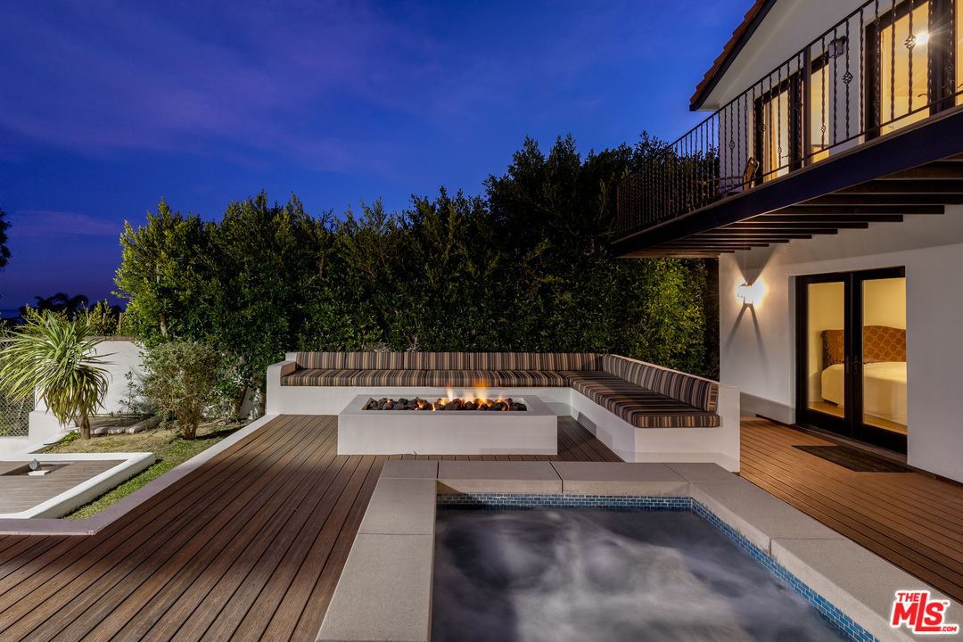 6930 Dume Drive Malibu, CA 90265 - Photo 34 of 48