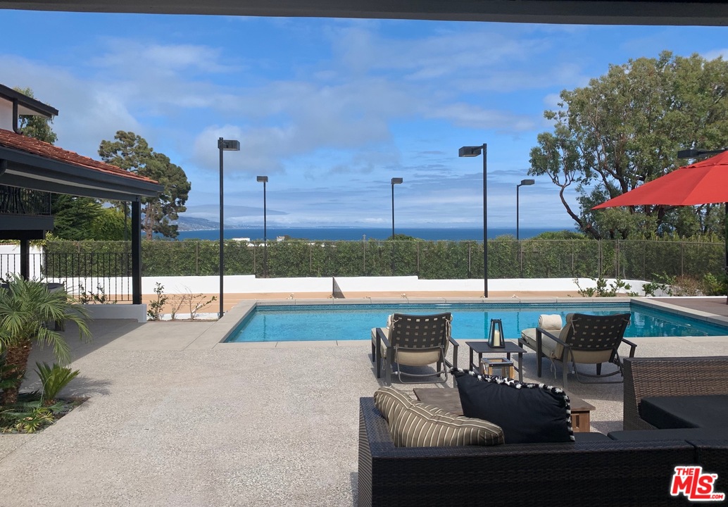 6930 Dume Drive Malibu, CA 90265 - Photo 37 of 48