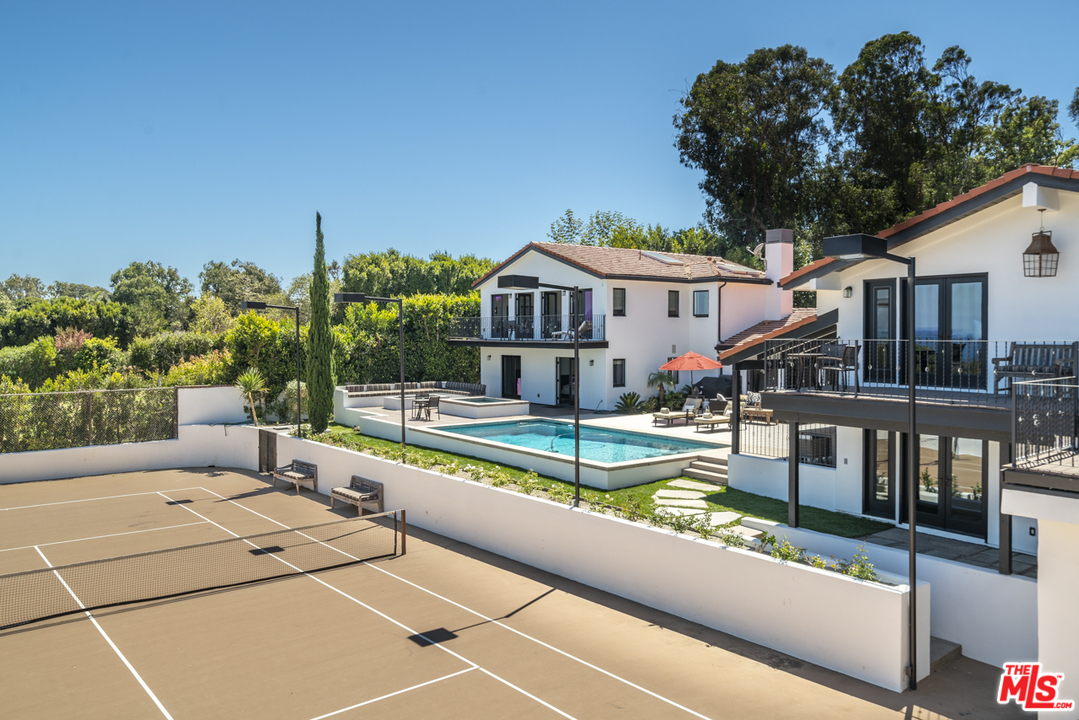 6930 Dume Drive Malibu, CA 90265 - Photo 38 of 48