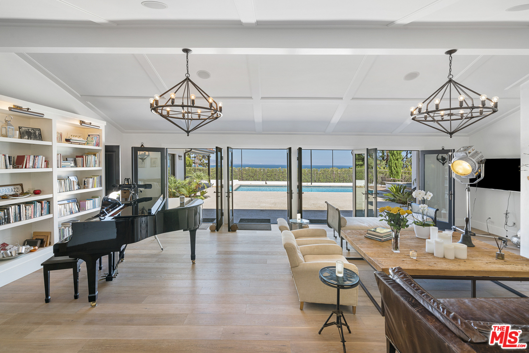 6930 Dume Drive Malibu, CA 90265 - Photo 10 of 48