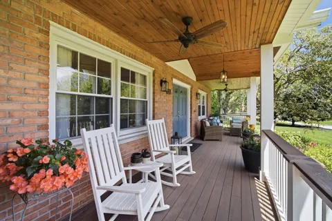 $650,000 | 228 Stratford Lane, Inverness, IL 60010