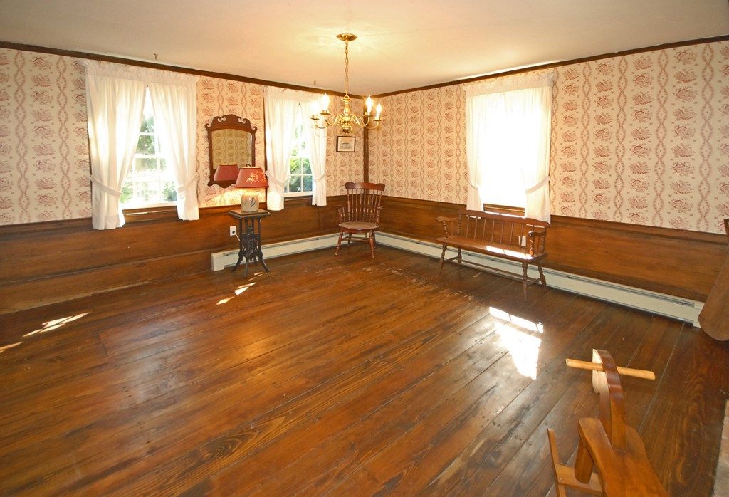 42 River Road Merrimac, MA 01860 - Photo 7 of 29