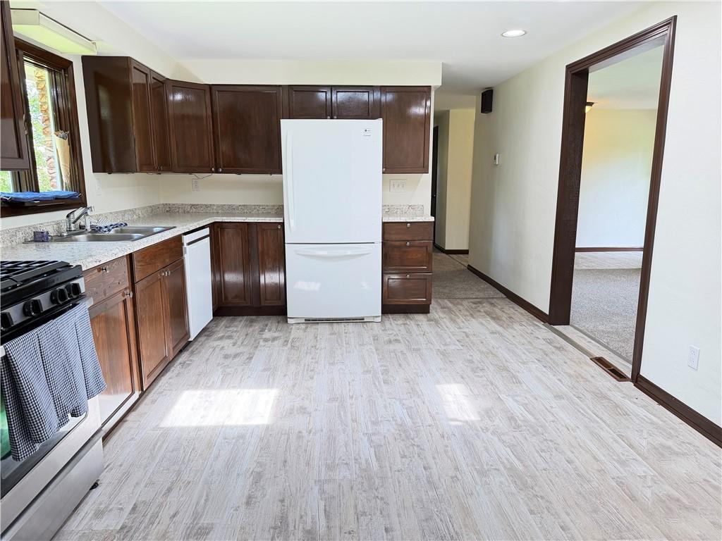 207 Munntown Road Eighty Four, PA 15330 - Photo 5 of 19
