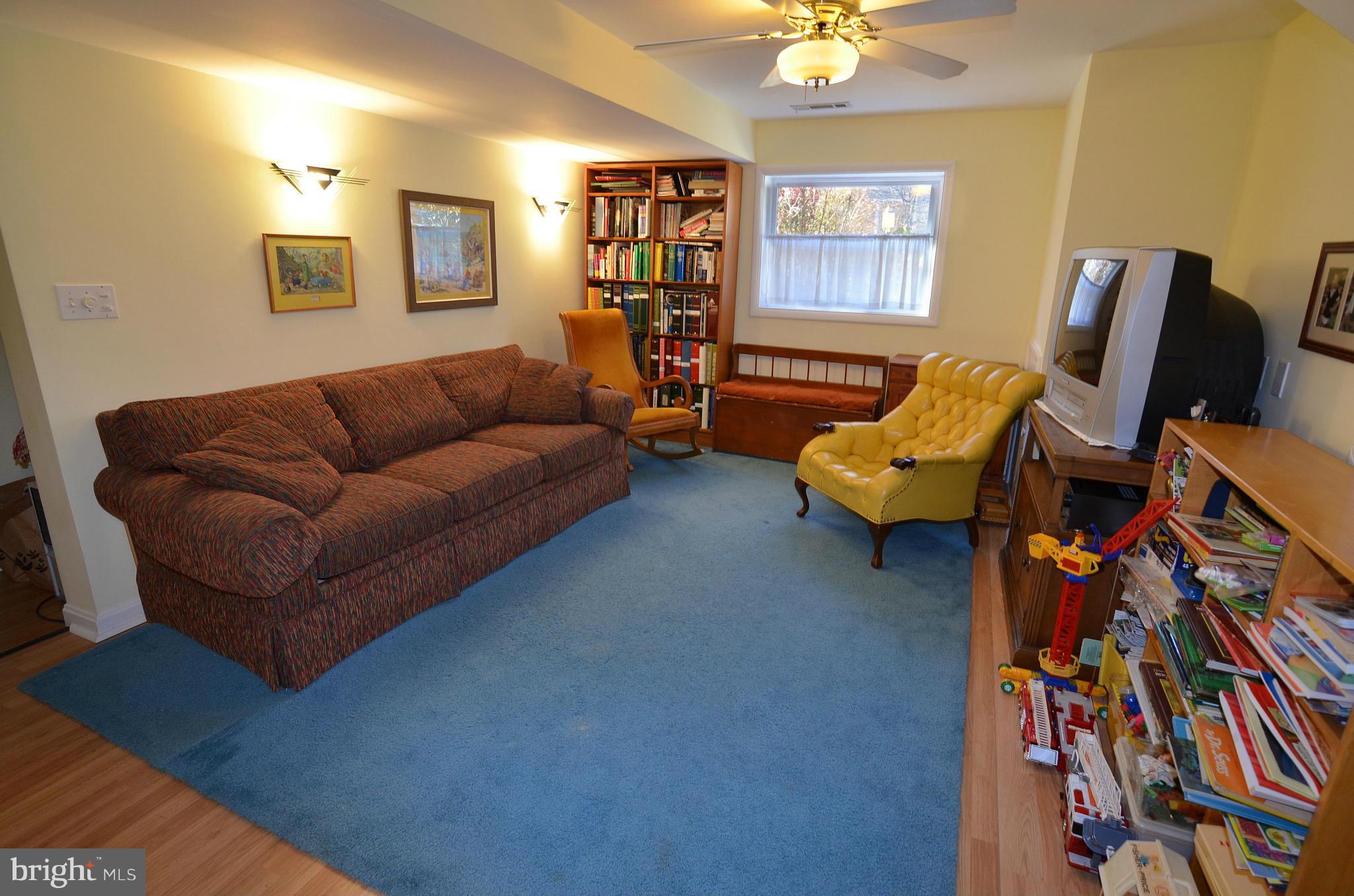 111 Cedar Road Severna Park, MD 21146 - Photo 18 of 28 Family Room