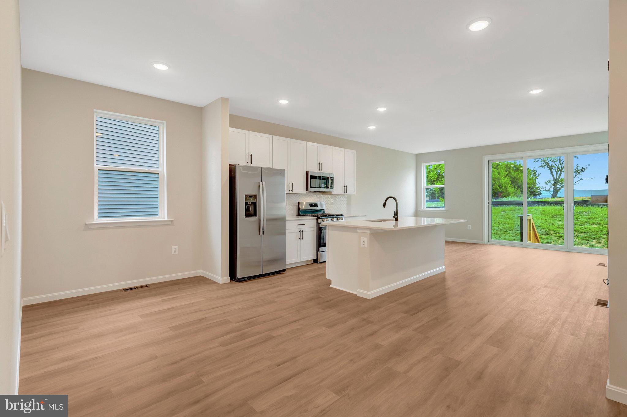 104 Midsummer Lane Middletown, VA 22645 - Photo 4 of 48