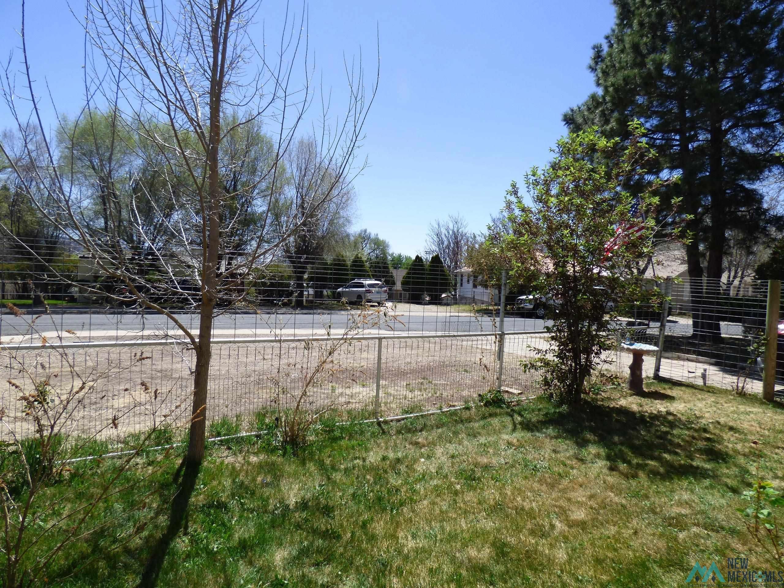 814 South 5th Street Raton, NM 87740 - Photo 6 of 35 Front yard - Off Street Parking