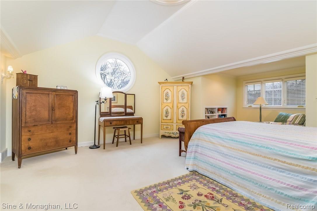 24 Warner Road Grosse Pointe, MI 48236 - Photo 35 of 56 037-Master_Bedroom-5492484-medium.jpg