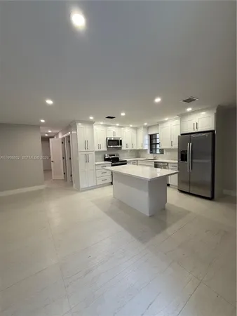 $4,275 | 8772 Southwest 143rd Street, Unit 8772, Palmetto Bay, FL 33176