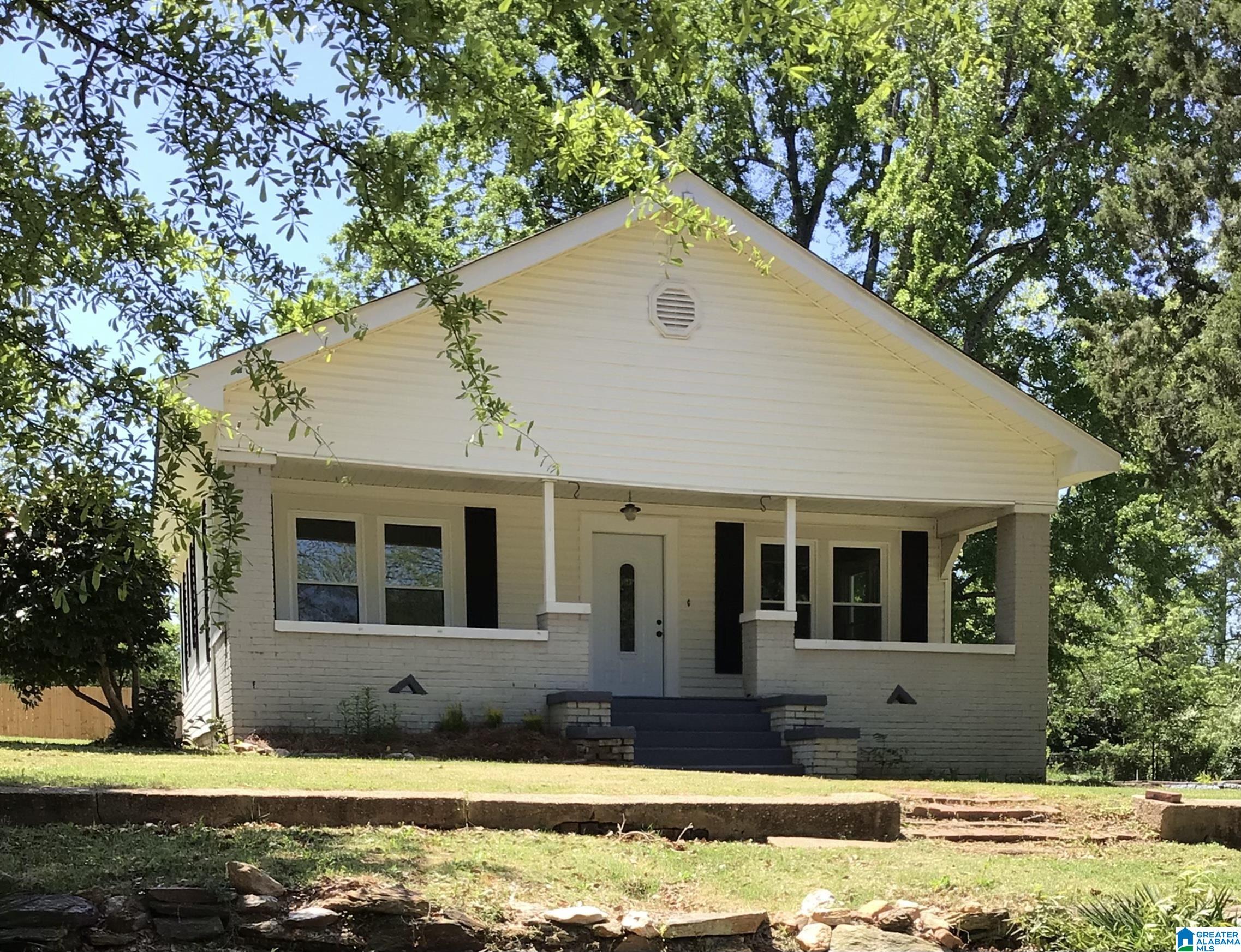 211 East Spring Street Sylacauga, AL 35150 - Photo 1 of 23