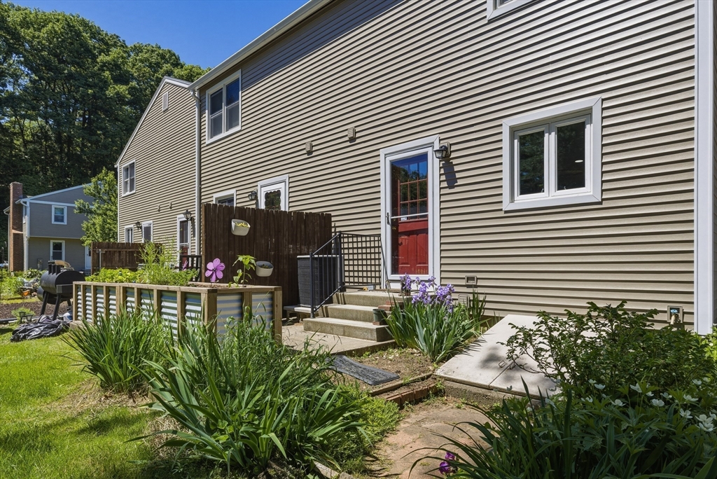 1430 Russell Road, Unit 28 Westfield, MA 01085 - Photo 26 of 27