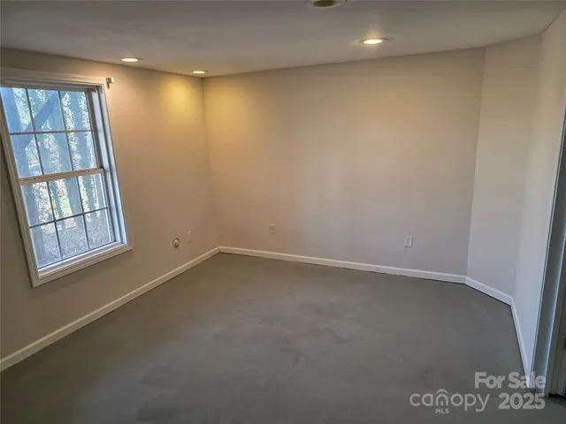 $412,500 | 12 White Squirrel Lane, Hendersonville, NC 28739