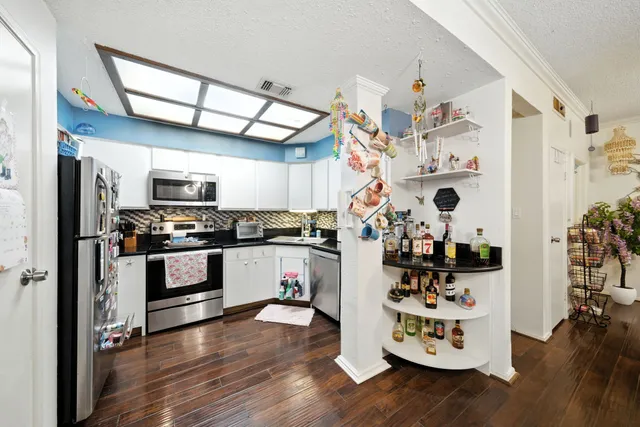 $215,000 | 921 Marine Street, Unit 303, Galveston, TX 77550